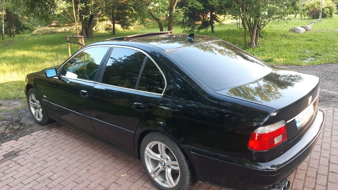 BMW E39 2001 2.5газ,механика.298тыс.км