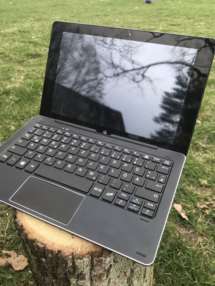 Планшет surfTab duo W1 під відновлення