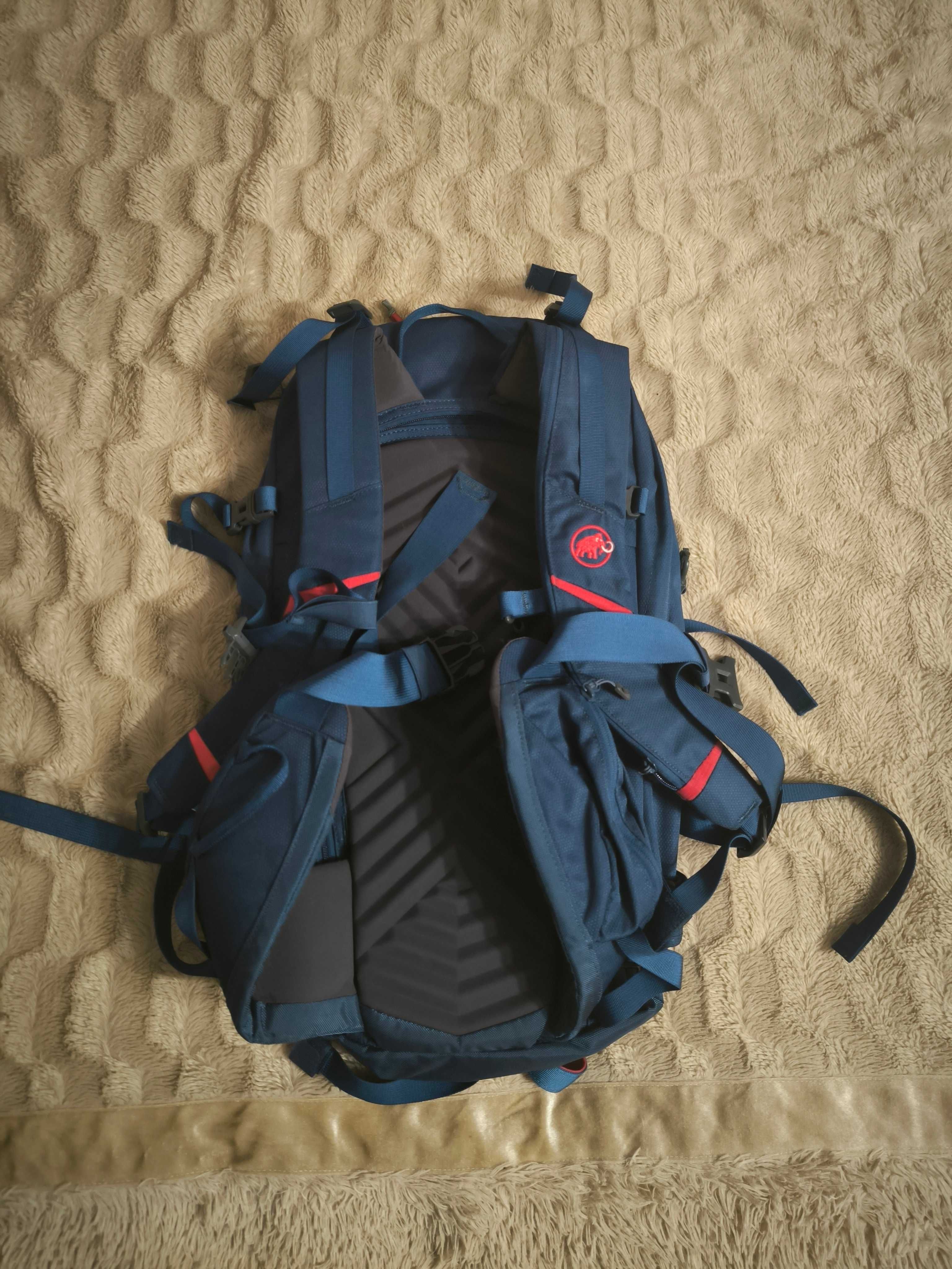 З колекції виробника як новий скітуровий рюкзак Mammut Nirvana Pro 25L