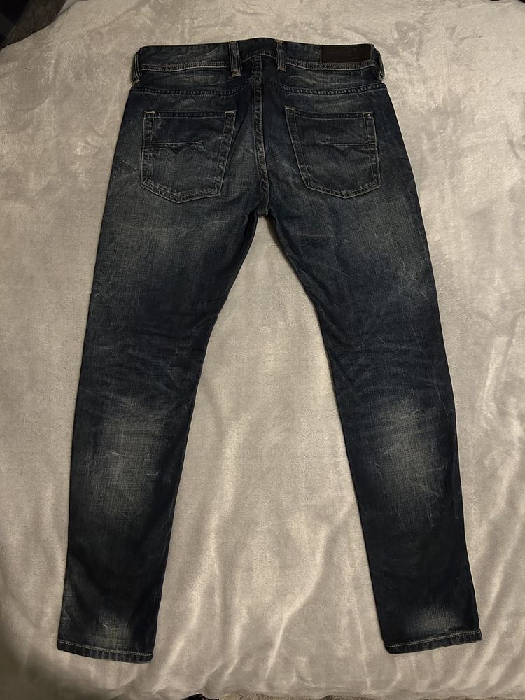 чоловічі джинси Diesel Premium Denim, розмір 29, нові.