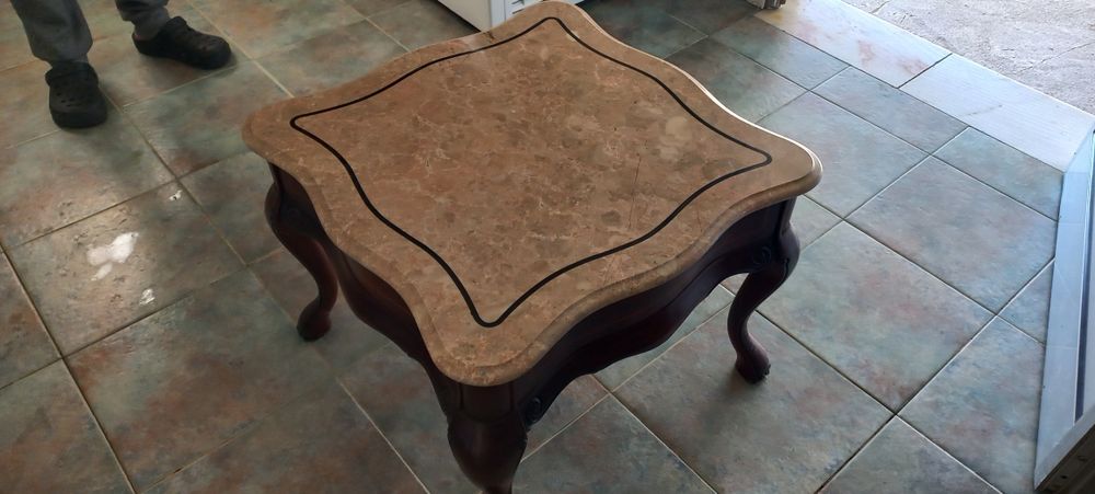 Mesa de centro maciça