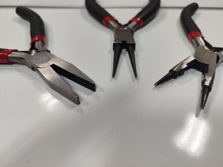 Набор инструмента для изготовления и ремонта украшений.