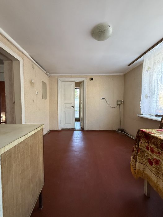 Продаж цегляного півбудинку в р-ні 6 школи