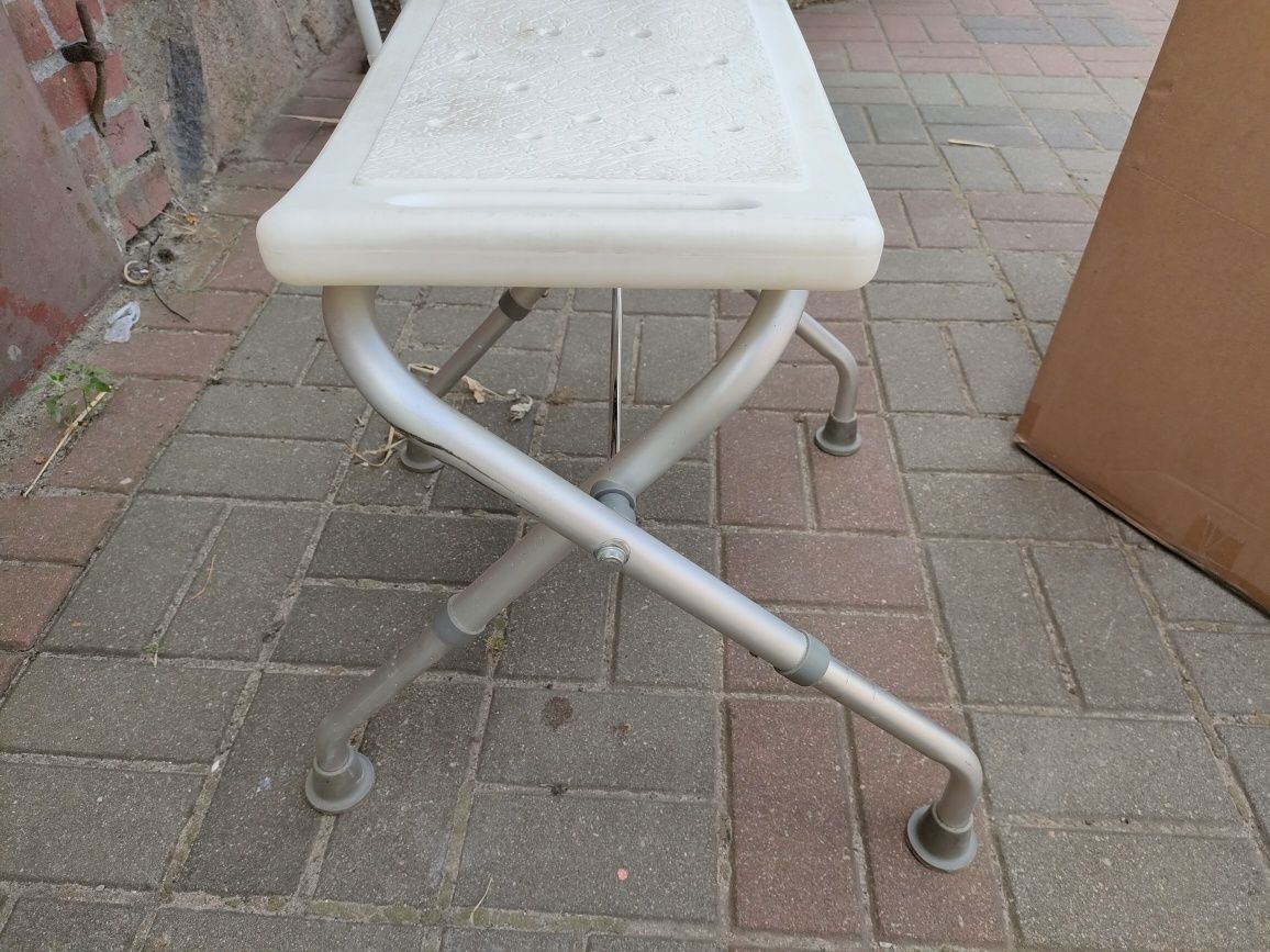 Taboret prysznicowy aluminiowy składany.