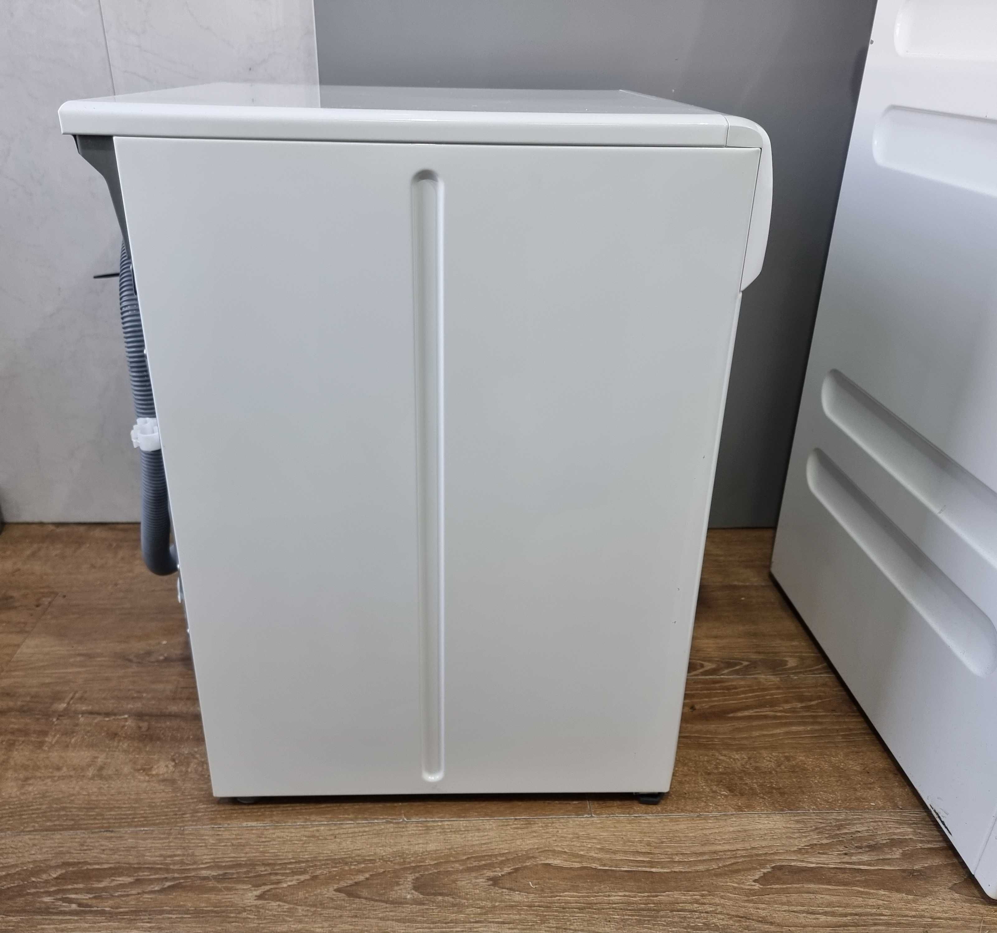 Pralka kompaktowa AEG Lavamat  L5CB 30330, 3kg, 1300obr/min, szer.50cm