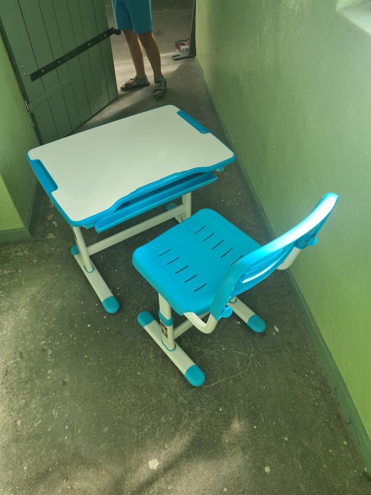 Stolik biurko dziecięce