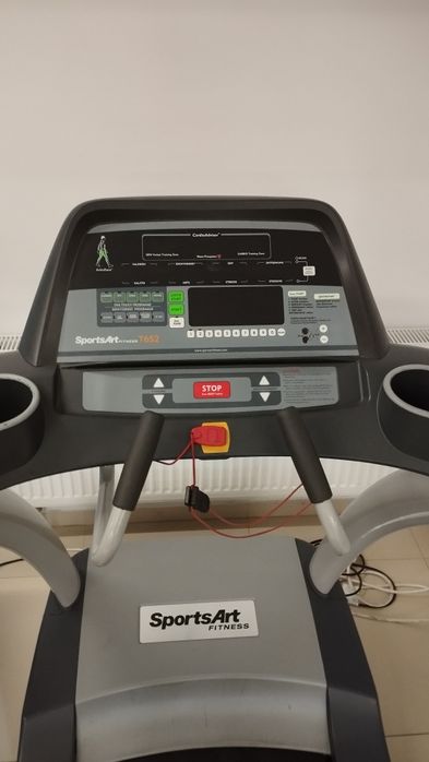 Bieżnia SportsArt T652