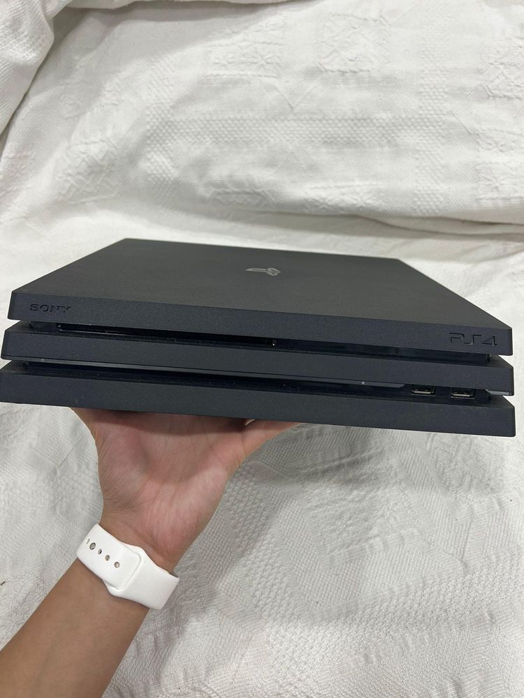 Playstation 4 PRO - 1 TB