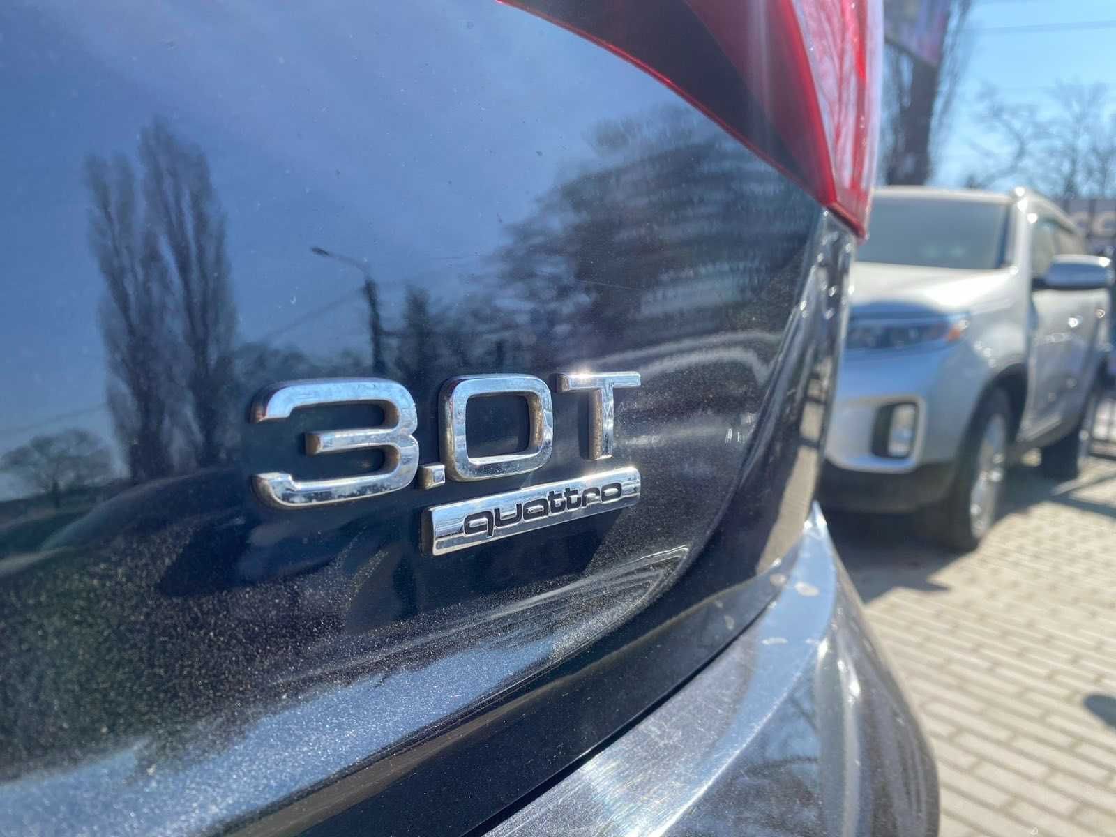 Audi Q7 2014 року 3,0 л./бензин. 7 місць!