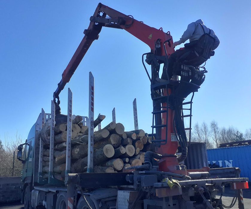 Transport drewna, Usługi transportowe HDS - Palfinger Epsilon/Palift