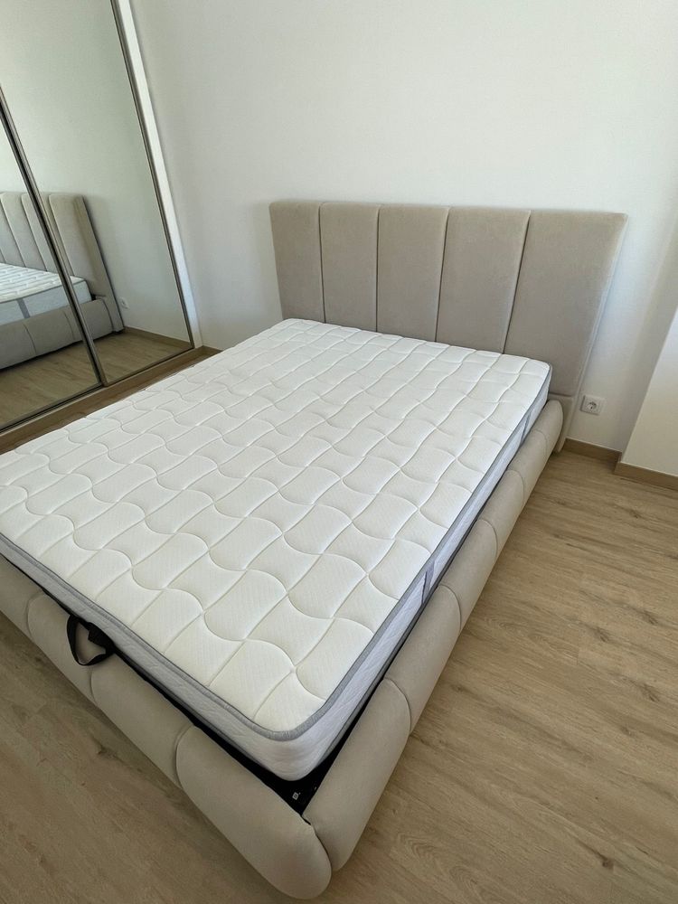 cama completa com arrumação cabeceira e sommier estofados com tecido