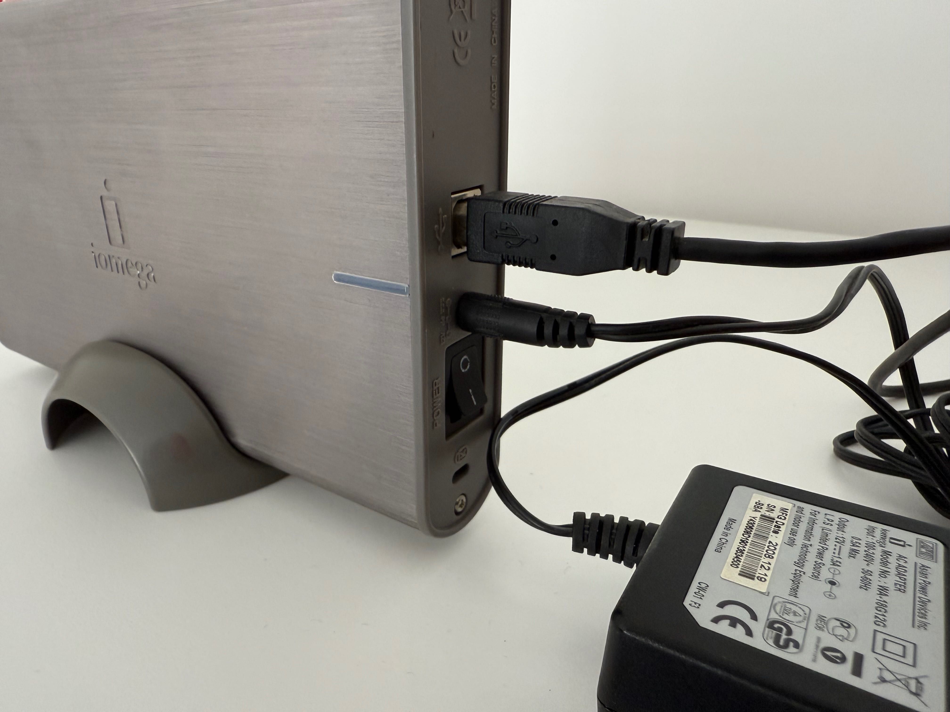 Disco externo Iomega 1 TB USB