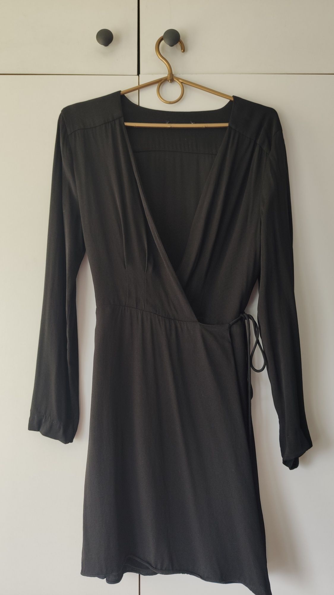 Sukienka mini kopertowa czarna