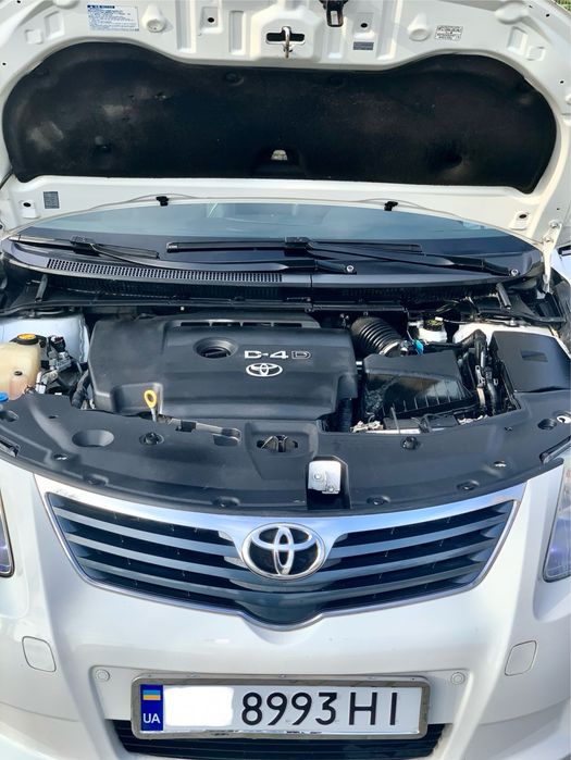 Продам Toyota Avensis T27, дизель 2.2 D4D