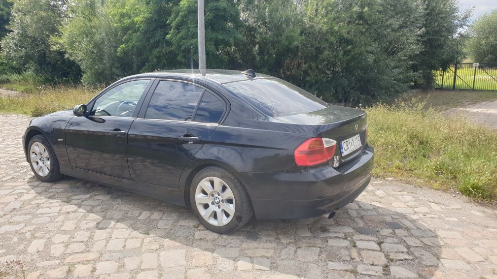 Sprzedam BMW E90 2.0i