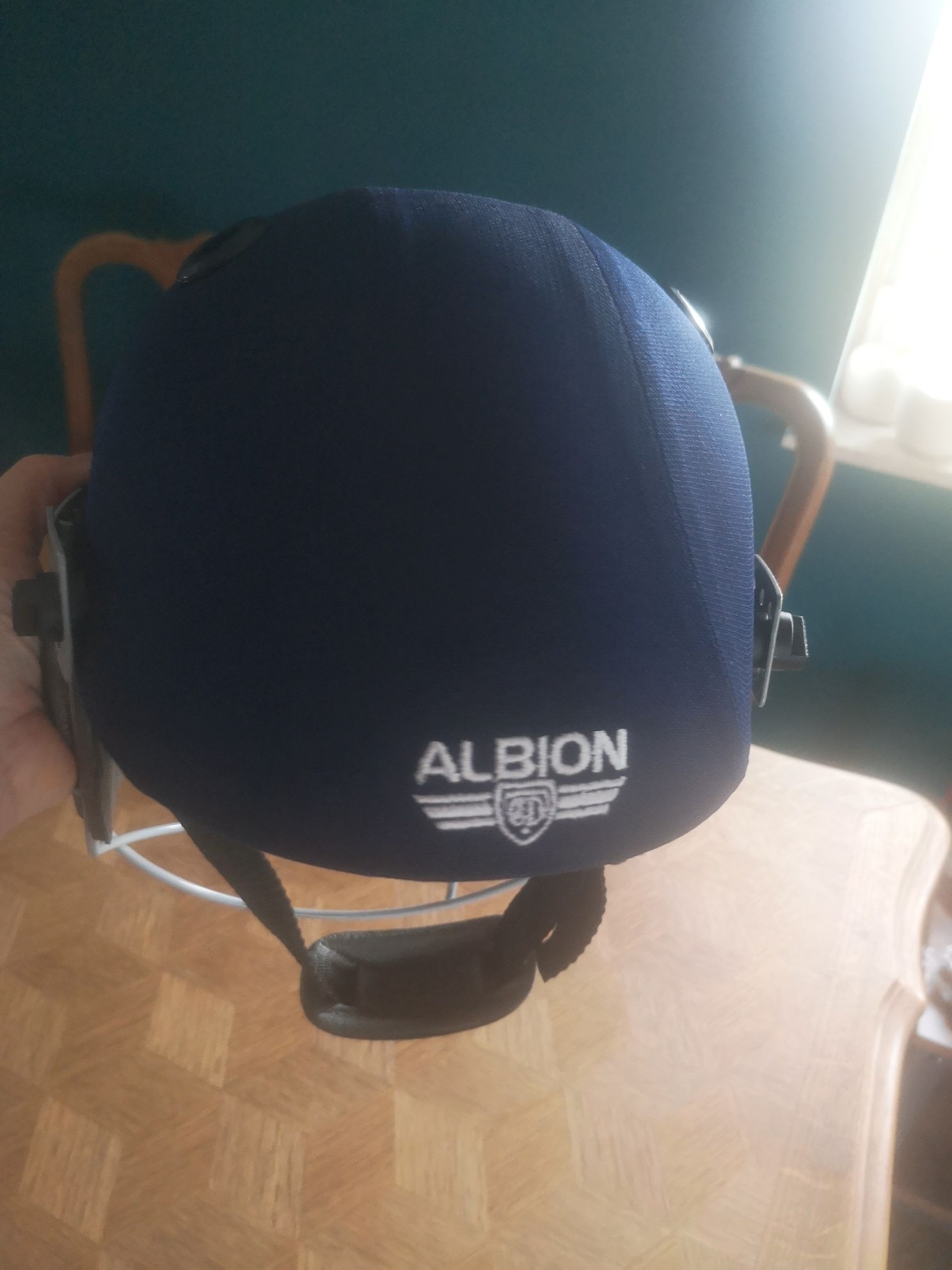 Kask do krykieta uniwwrsalny
