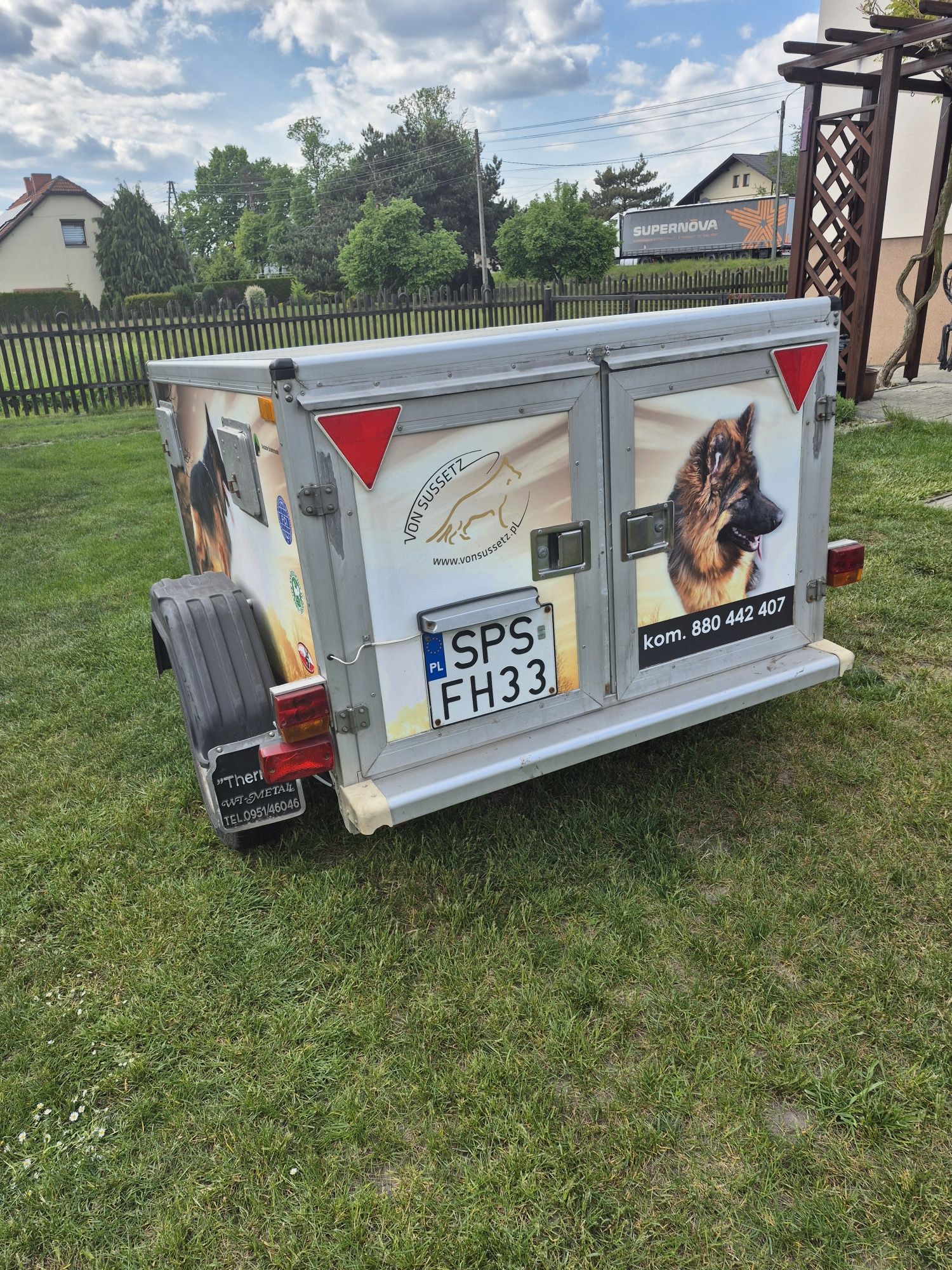 Przyczepka do przewozu psów
