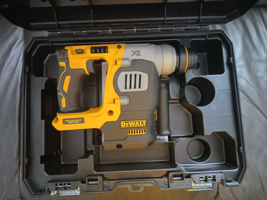 Перфоратор акумуляторний безщітковий SDS-Plus DeWALT DCH273NT