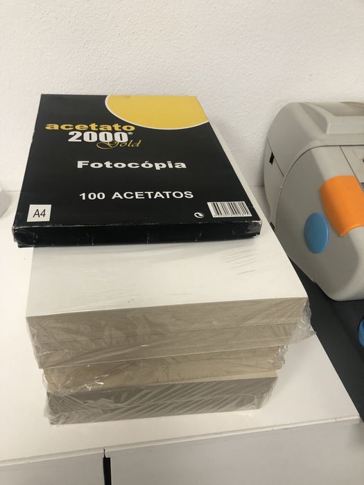 Perfuradora e encadernadora