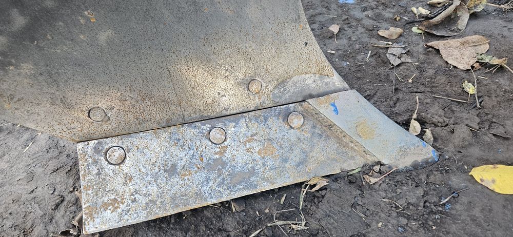 Продам плуг 2 по35