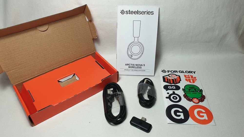 Słuchawki bezprzewodowe SteelSeries Arctis Nova 5 jak NOWE.