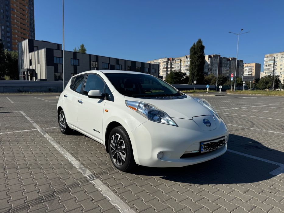 Продам Nissan Leaf