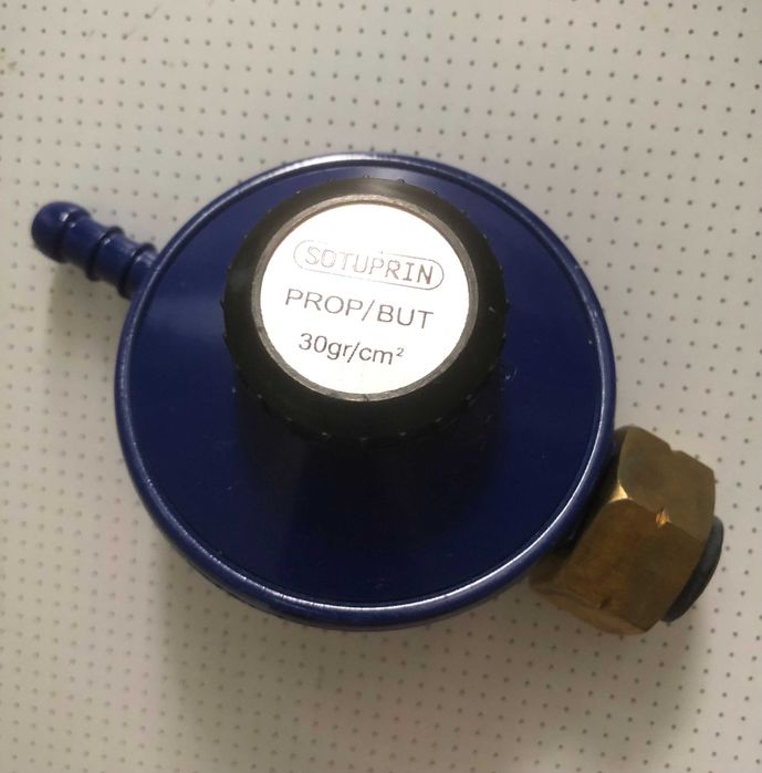 Редуктор для газовой плиты с регулятором давления