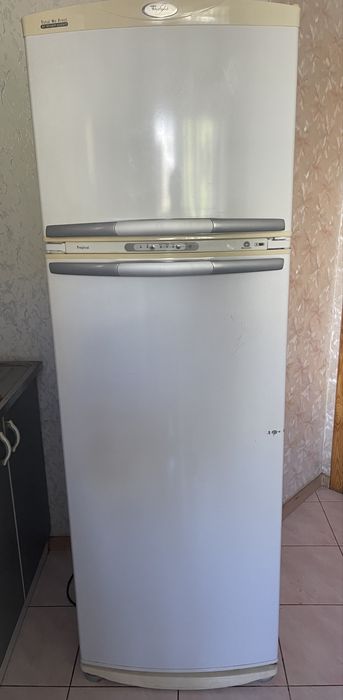 Продам холодильник фірми Whirlpool