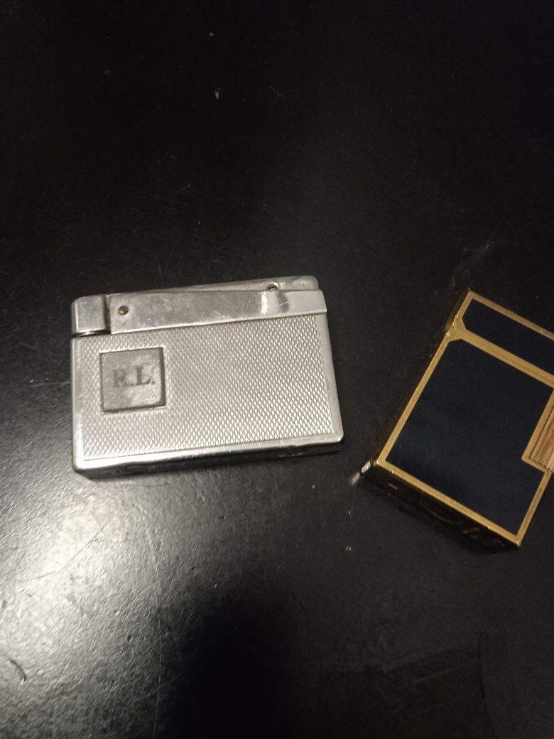 Vendo isqueiros antigos Dupont e Zippo Clássico