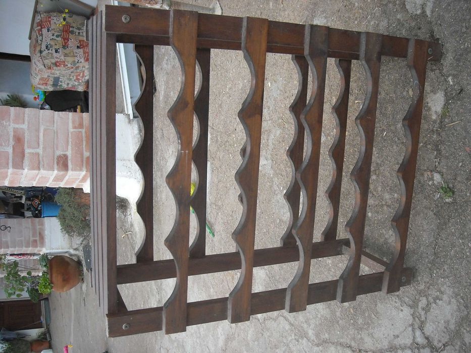 Garrafeira madeira 20 garrafas pouco espaço