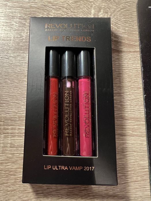 Набір помад Makeup Revolution