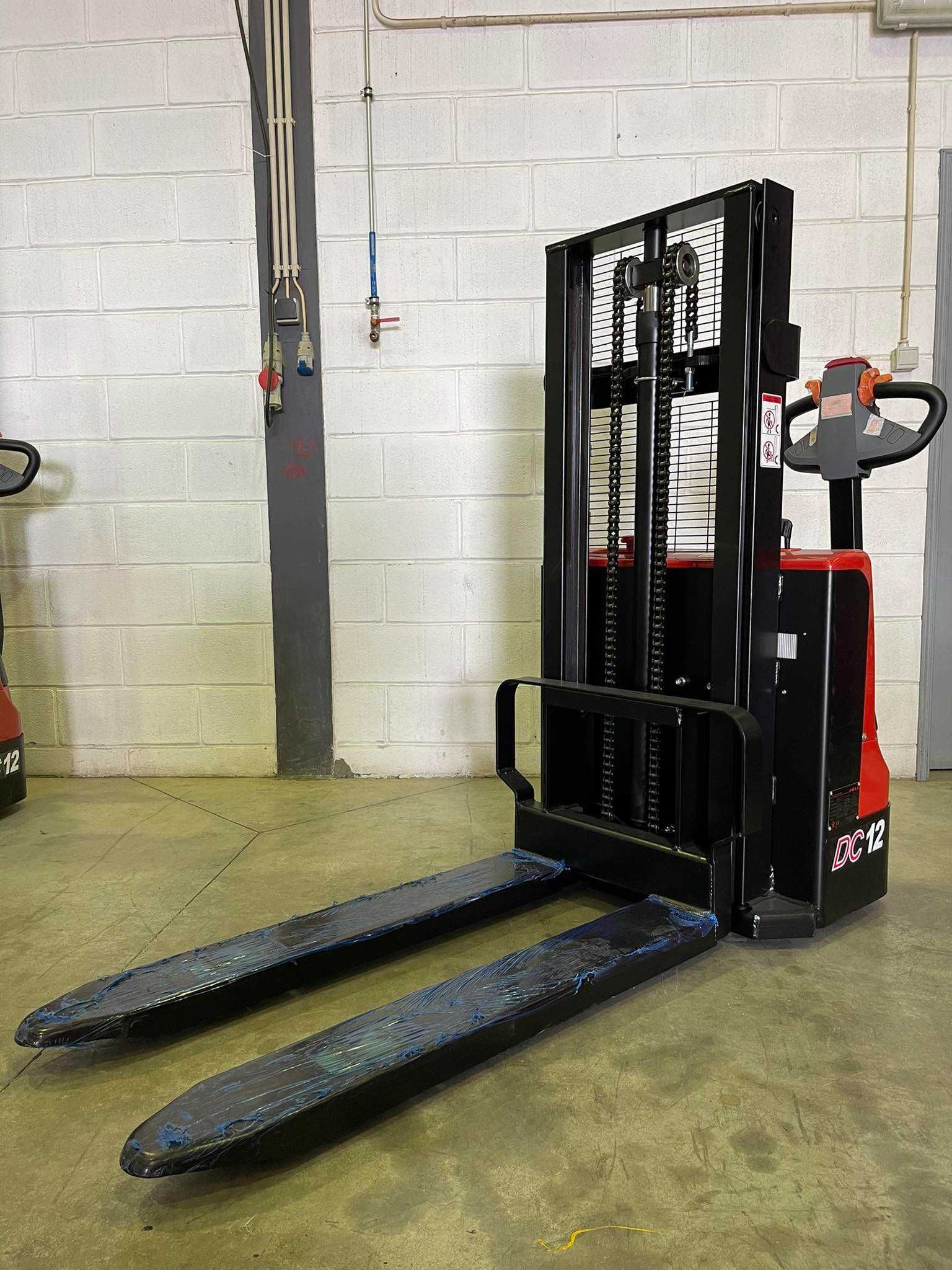 Stacker Elétrico litio Heli Novo 2.5m (NOVO)