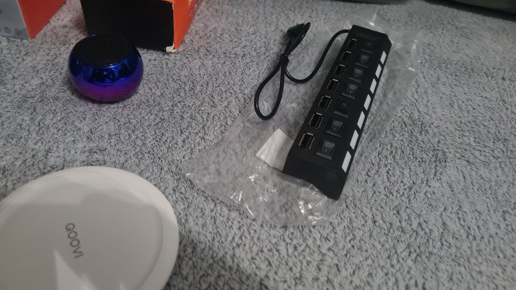 Głośnik bluetooth oraz ładowarki