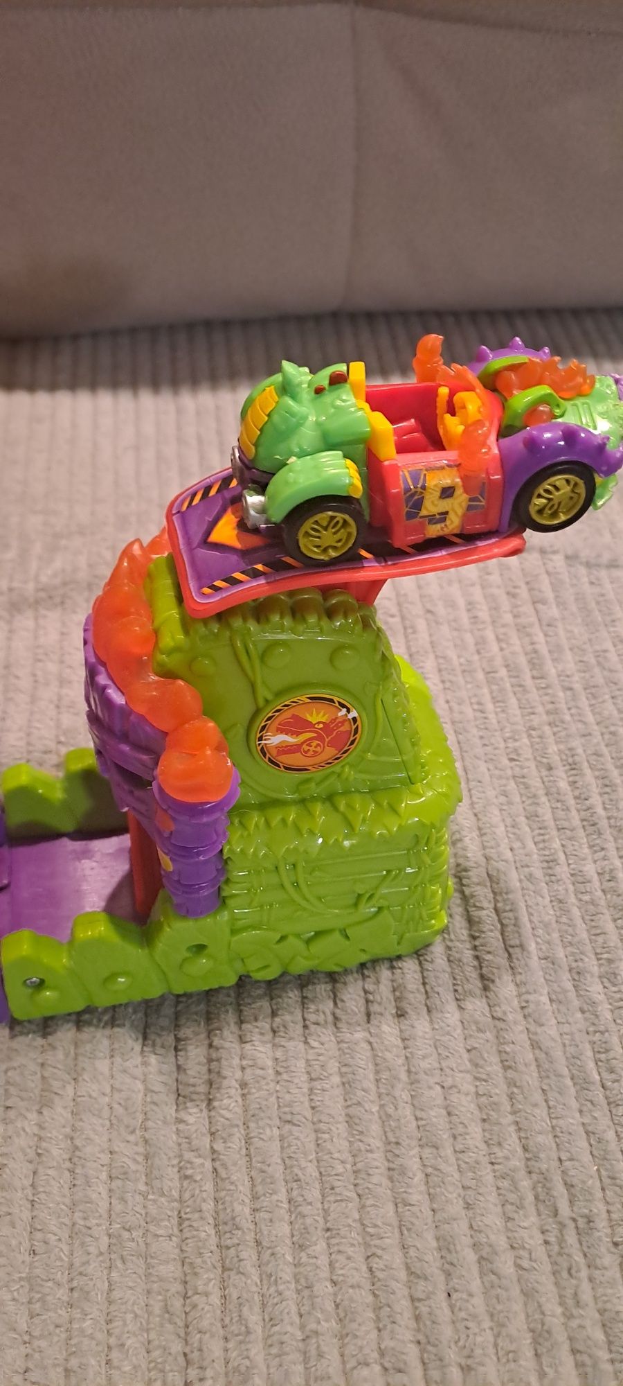 Zabawka z wyrzutnią T-Races Dragon Loop