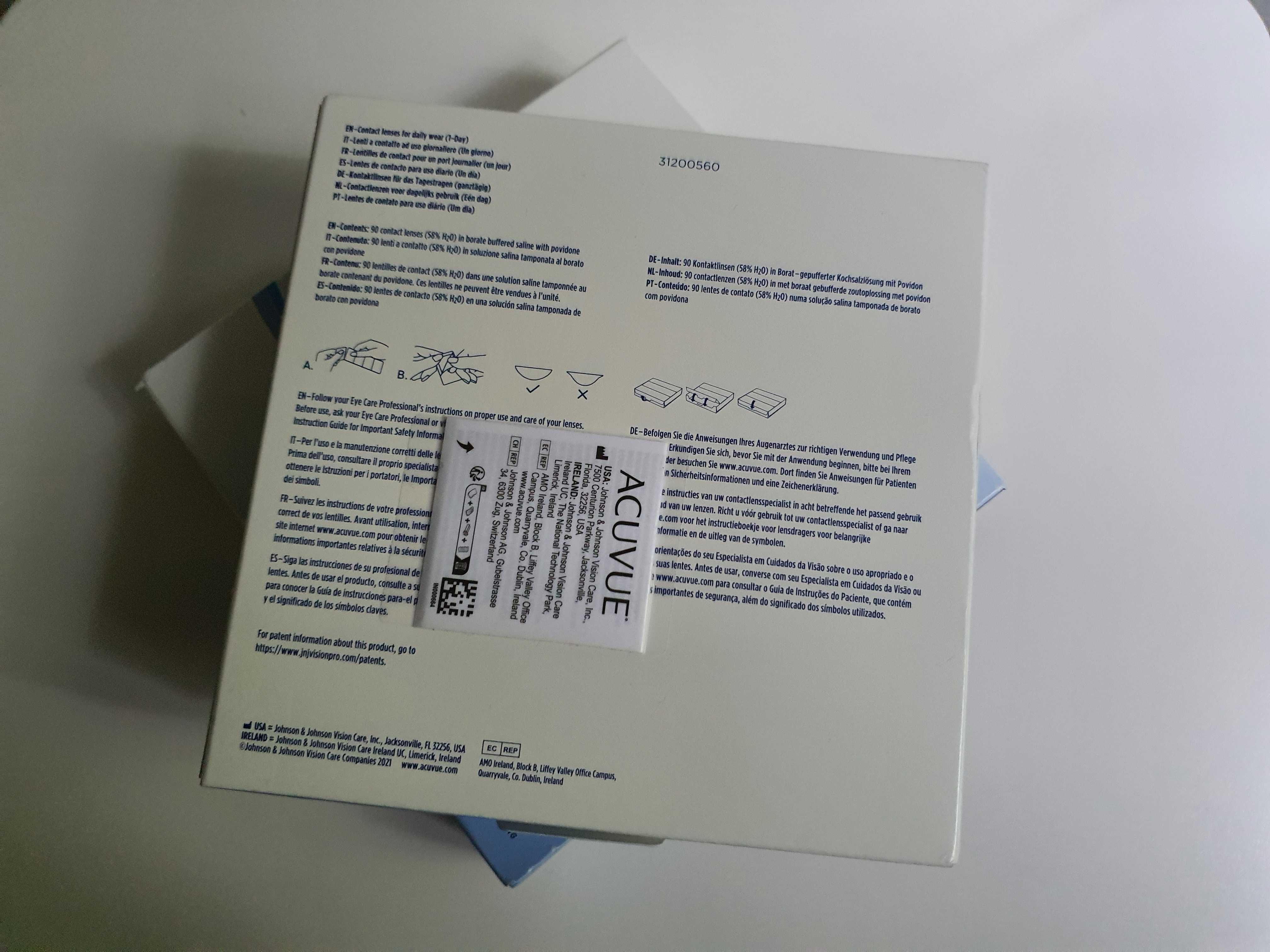Контактні лінзи 1-Day Acuvue Moist Contact Lenses