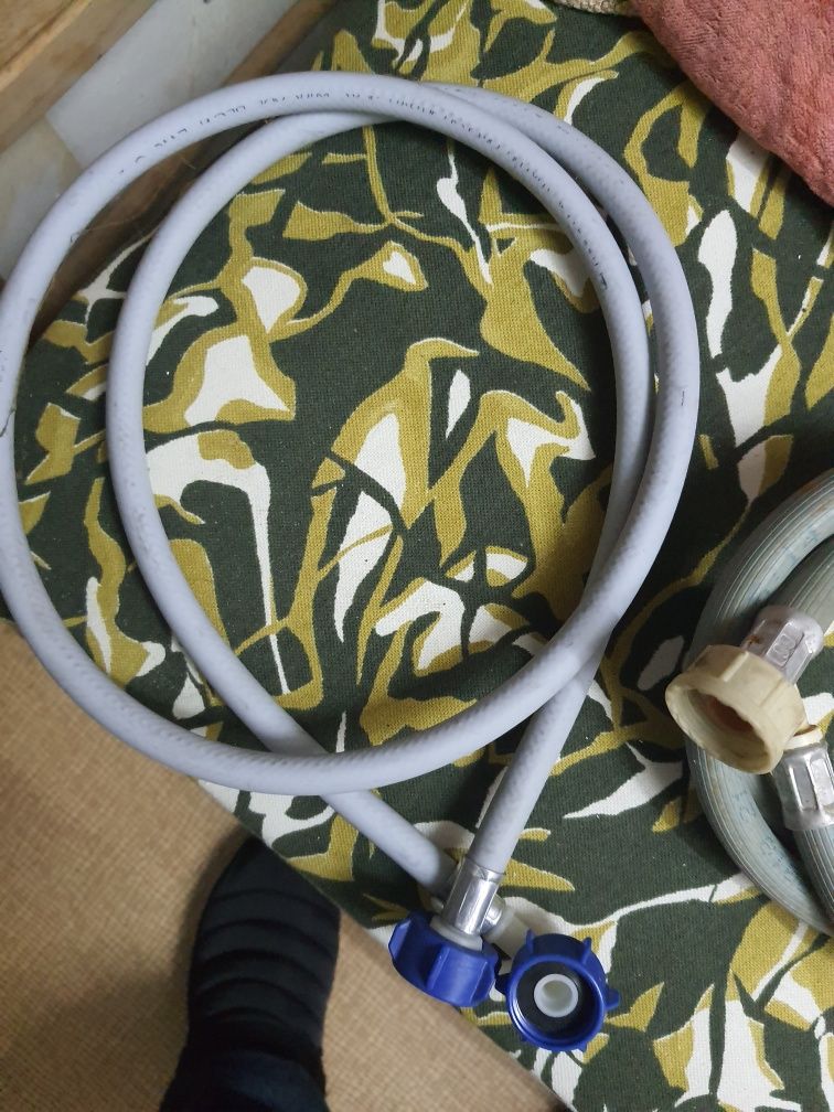 Продам шланг  стиральной машини 4шт