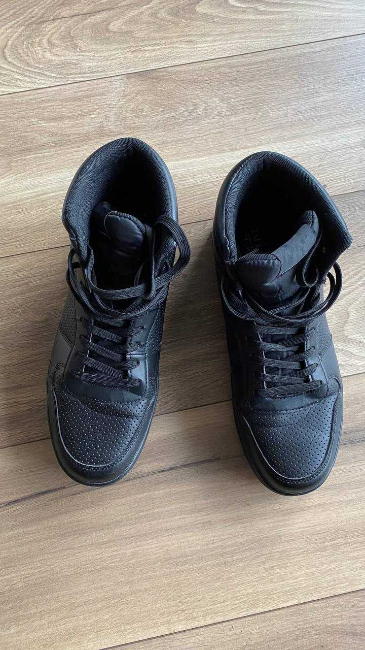 Sprzedam wysokie sneakersy marki New Yorker