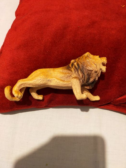 Figurka kolekcjonerska lew 1998r