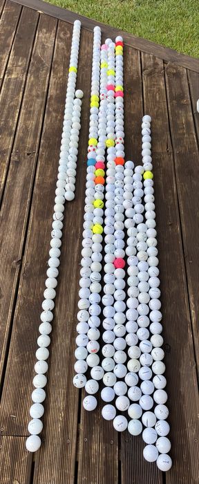 273 bolas de marcas diversas e 70 Titleist Pro V
