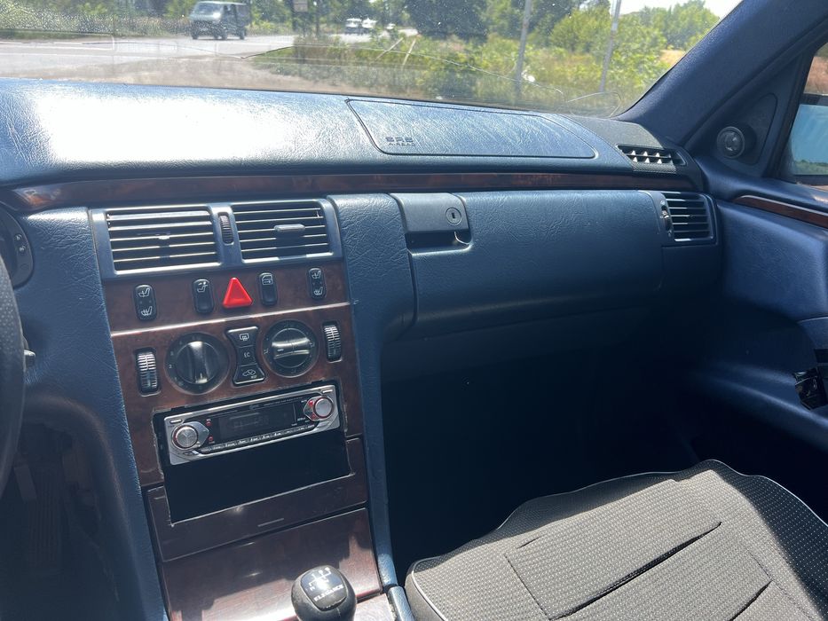 Продам мерседес w210