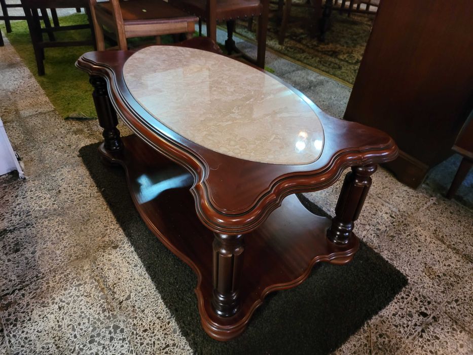 Mesa de centro em madeira com tampo em pedra - óptimo estado