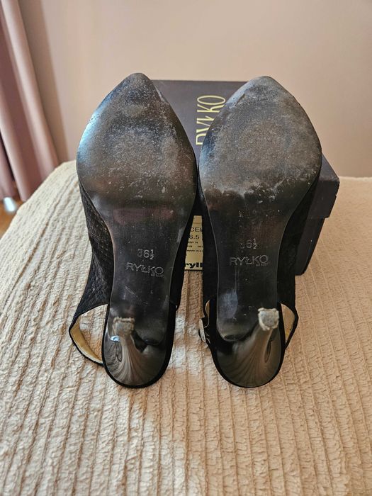 Czółenka bez pięty Ryłko