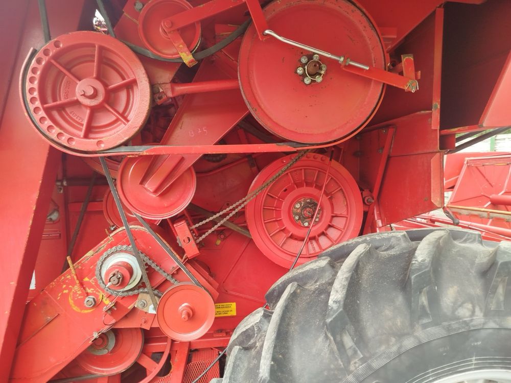 Комбайн зернозбиральний Massey Ferguson 20. Майсей Фергусон 20