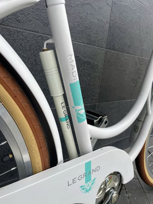 Rower damka holenderski miejski jak nowy kosz retro vintage biały