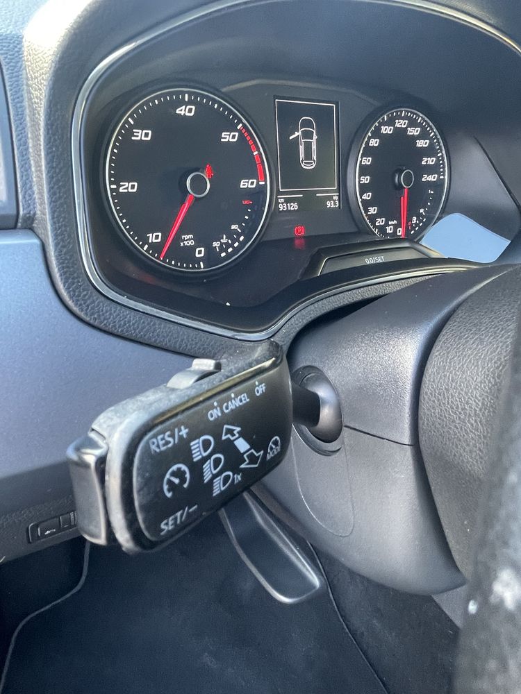 Seat Arona 1.6 Tdi Style  ( Apenas 93000 kms em estado irrepreensivel)
