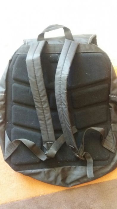 Mochila preta Metallica  outra como nova