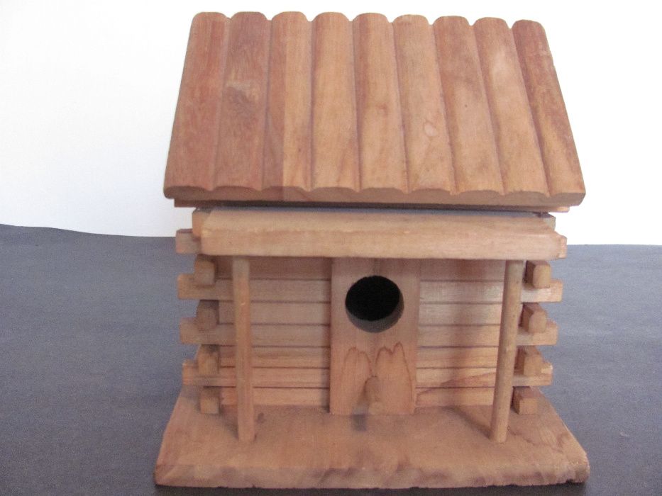 Karmnik domek dla ptaszków