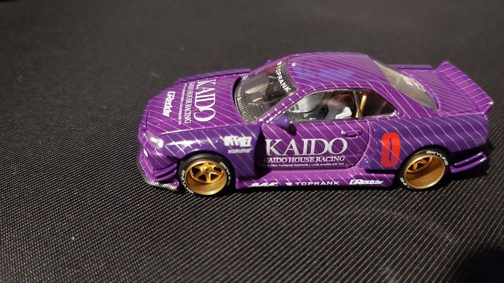 Chase - Kaido House x MINI GT Nissan Skyline GTR R34 Kaido Works V1