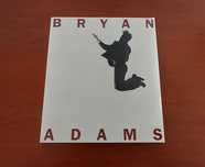 Livro muito raro de Bryan Adams novo