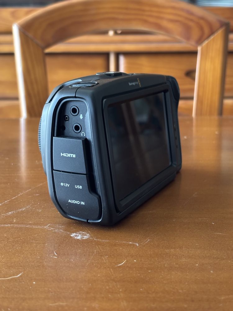 Blackmagic Pocket Cinema Camera 4K + acessórios